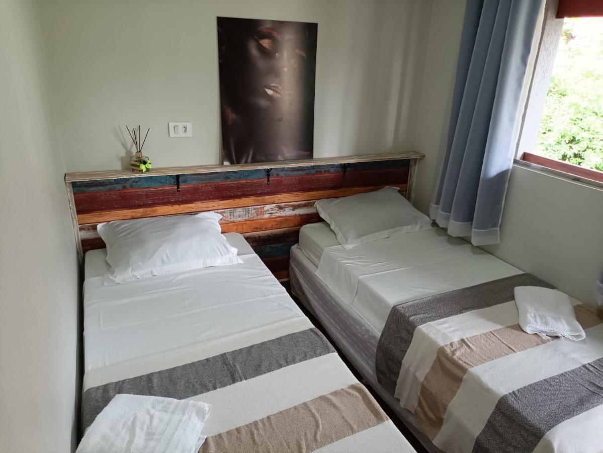 Alpha Hospedaria & Hostel ลอนดริน่า ภายนอก รูปภาพ